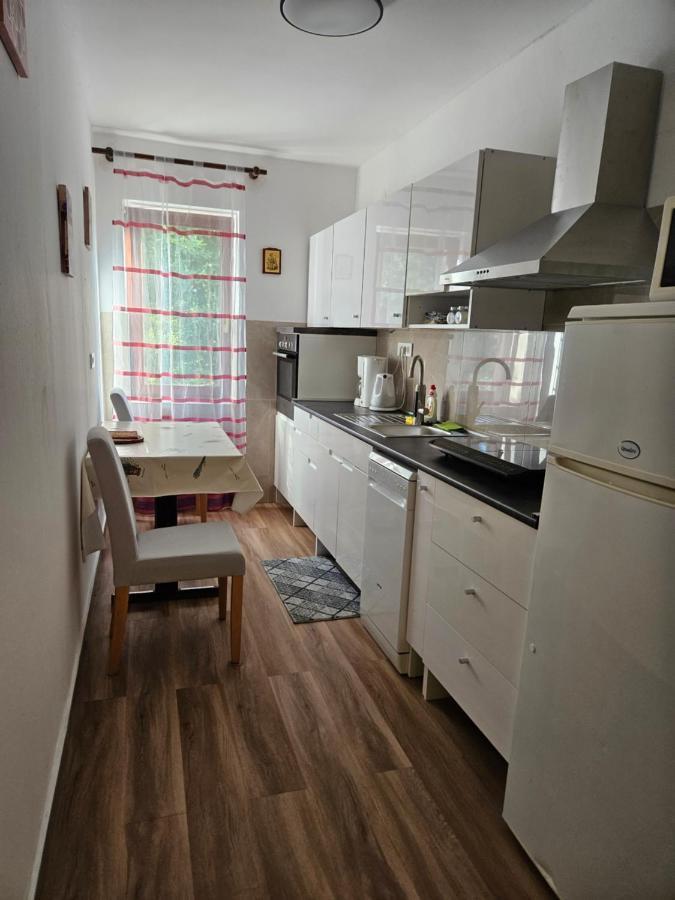 Apartments Ivan Малинска Экстерьер фото