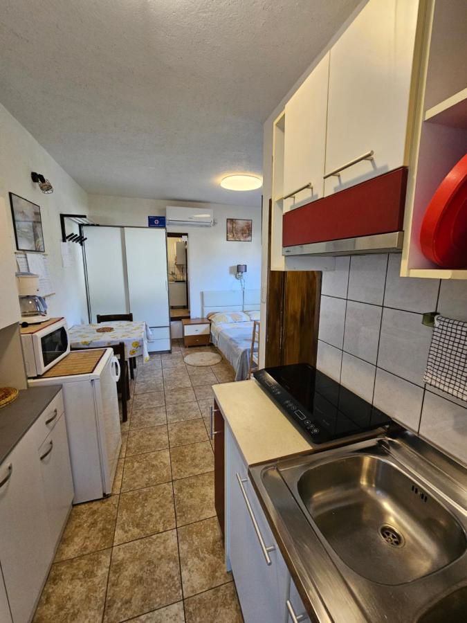 Apartments Ivan Малинска Экстерьер фото